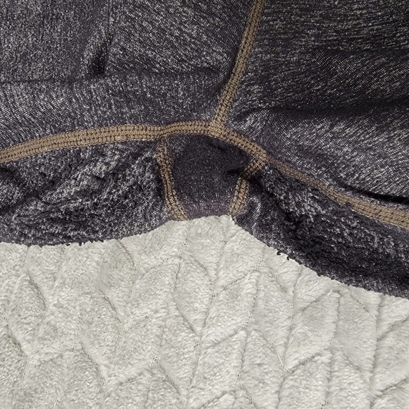 Athleta Quest Chaturanga Capri Gray Women's Size Medium Leggings 212387 $64 - Picture 9 of 10